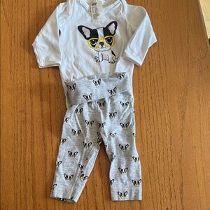 H&M White andGray Baby Set with Adorable Dog Design size 2-4 months